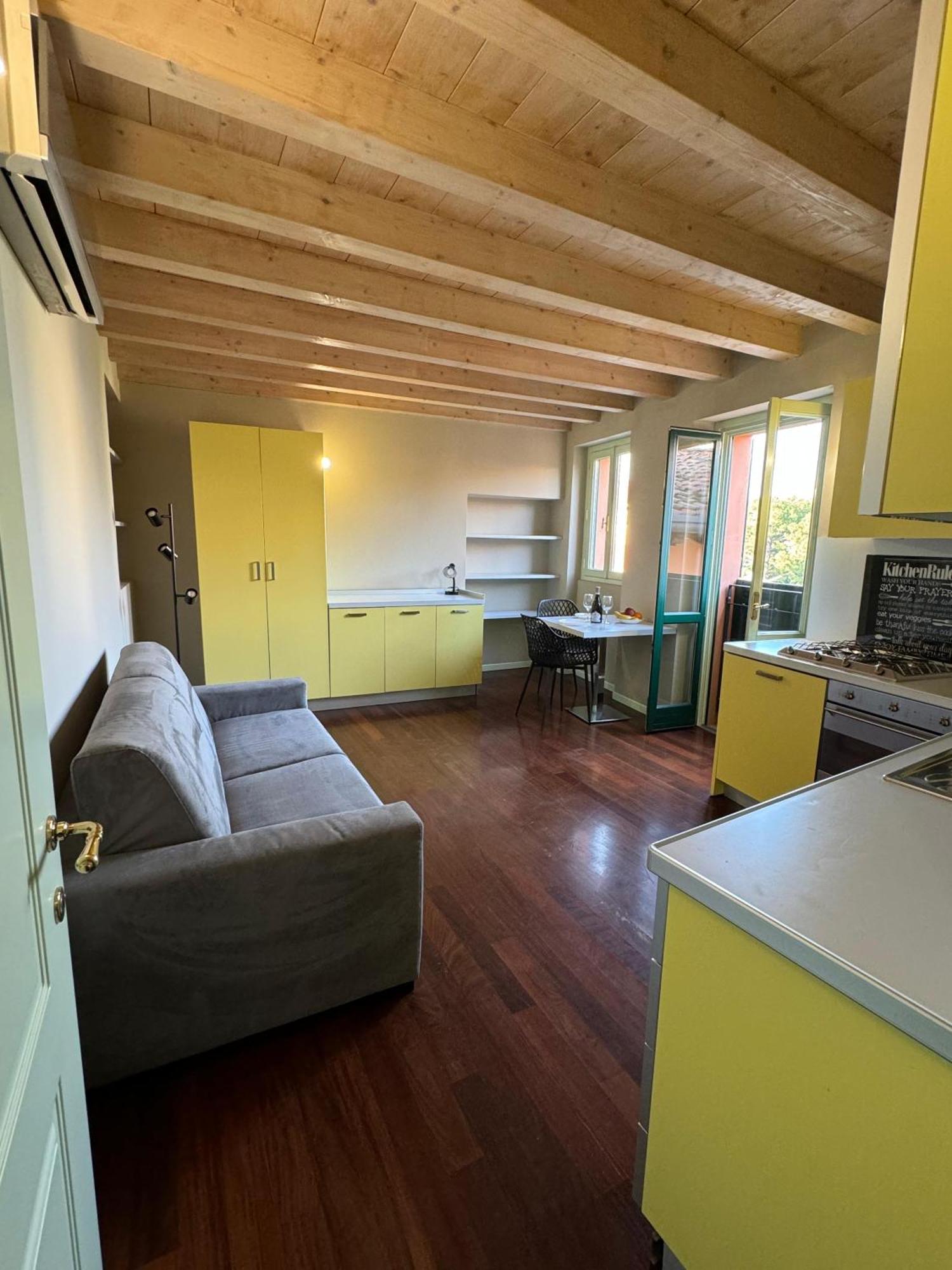 Splendid Apartment Desenzano del Garda Luaran gambar