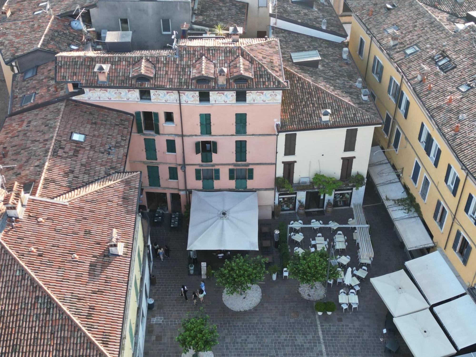 Splendid Apartment Desenzano del Garda Luaran gambar