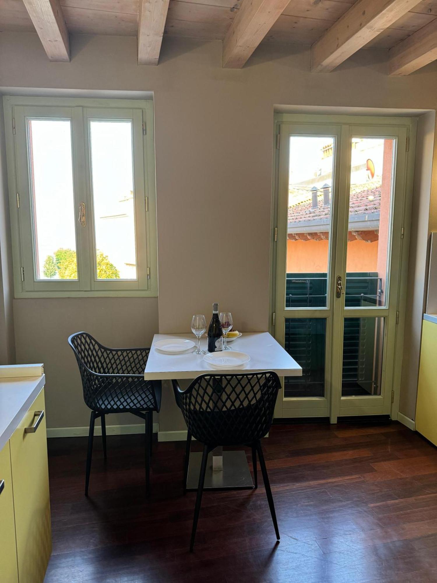 Splendid Apartment Desenzano del Garda Luaran gambar