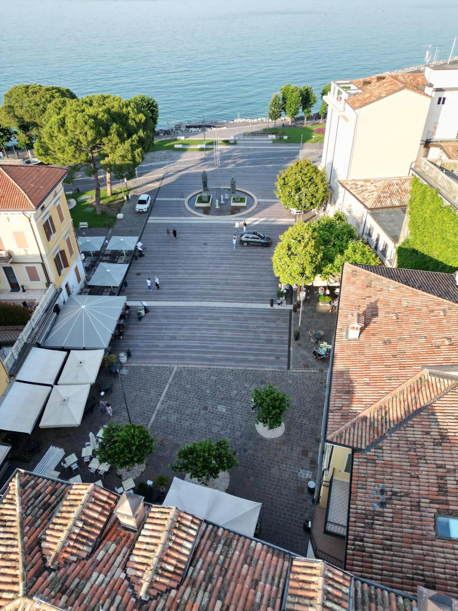 Splendid Apartment Desenzano del Garda Luaran gambar