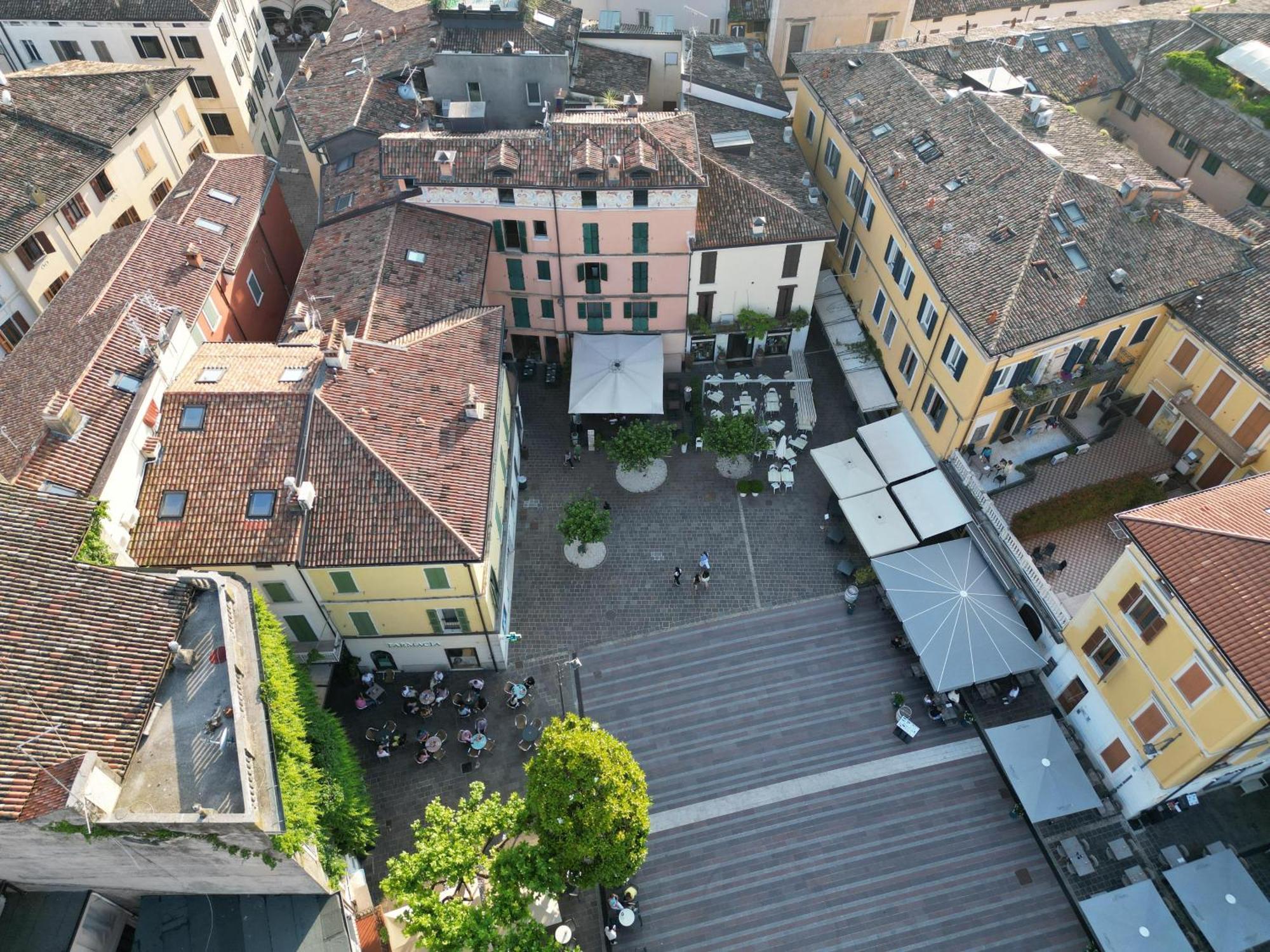 Splendid Apartment Desenzano del Garda Luaran gambar